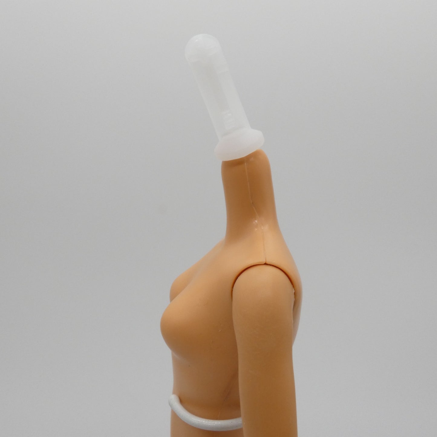 Barbie Doll Fashionistas Body Medium Light Neutra Skin 2018 Mattel FXN96