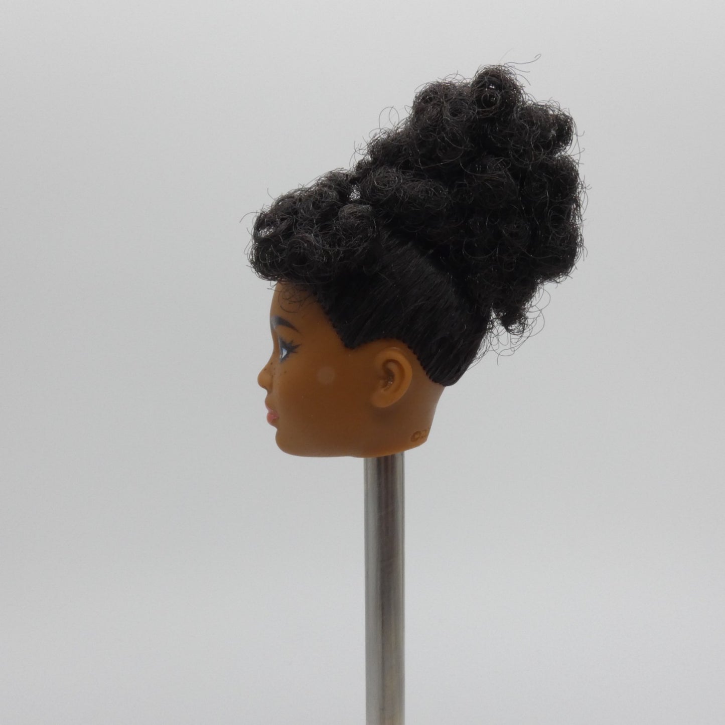 Barbie Fashionistas 185 Doll Head Mbili Face AA Dark Skin Freckles 2022 HBV17