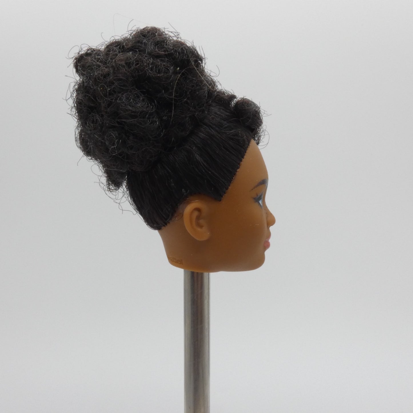 Barbie Fashionistas 185 Doll Head Mbili Face AA Dark Skin Freckles 2022 HBV17