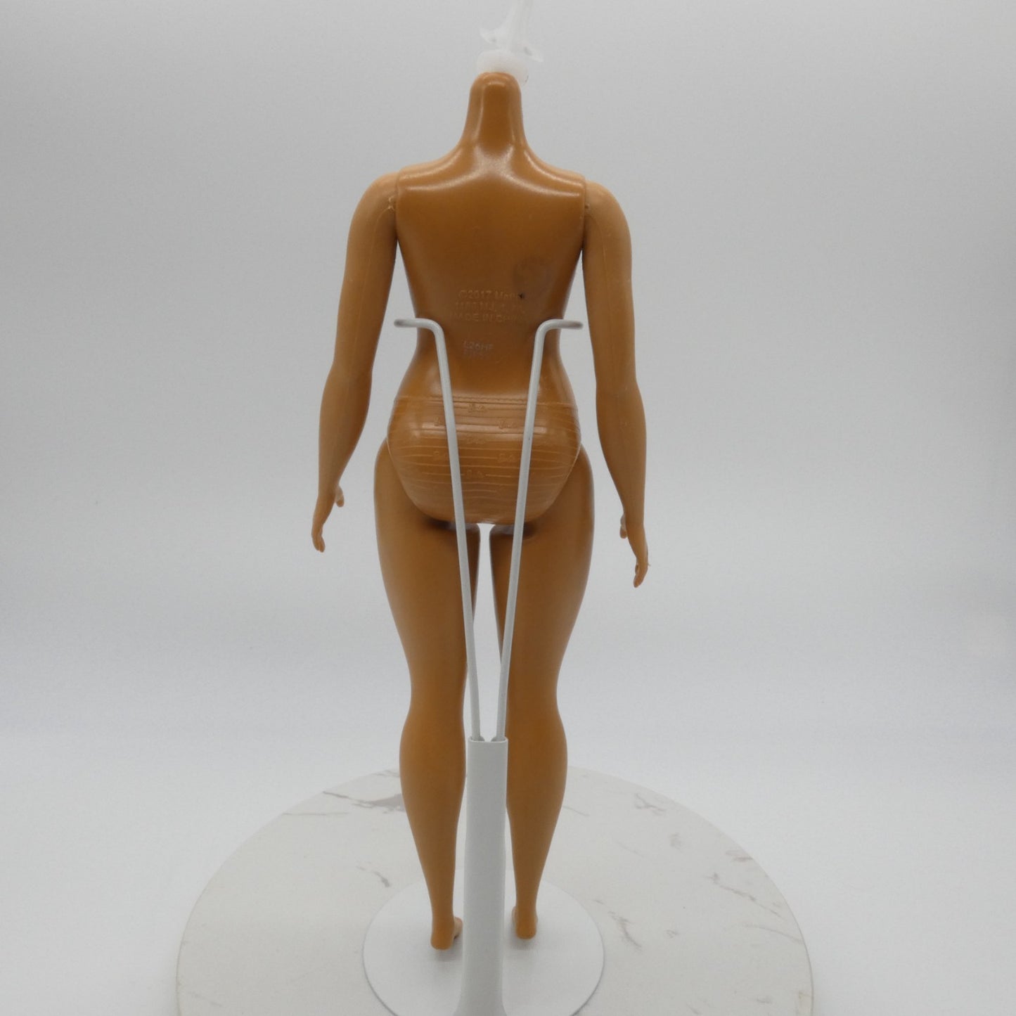 Barbie Fashionistas 095 Doll Curvy Body Brown Tan Skin Heel Feet 2018 FJF55