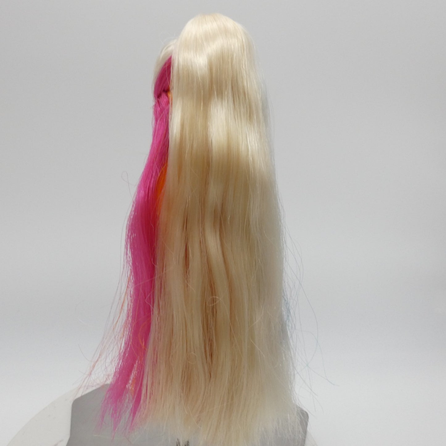 Barbie Rainbow Sparkle Hair Doll Medium Light Neutra Skin 2018 Mattel FXN96