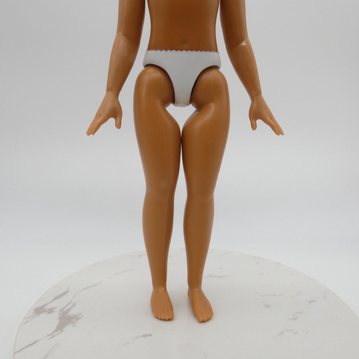 Disney Encanto Mirabel Madrigal Doll Body Latina Brown Skin Curvy Jakks Pacific