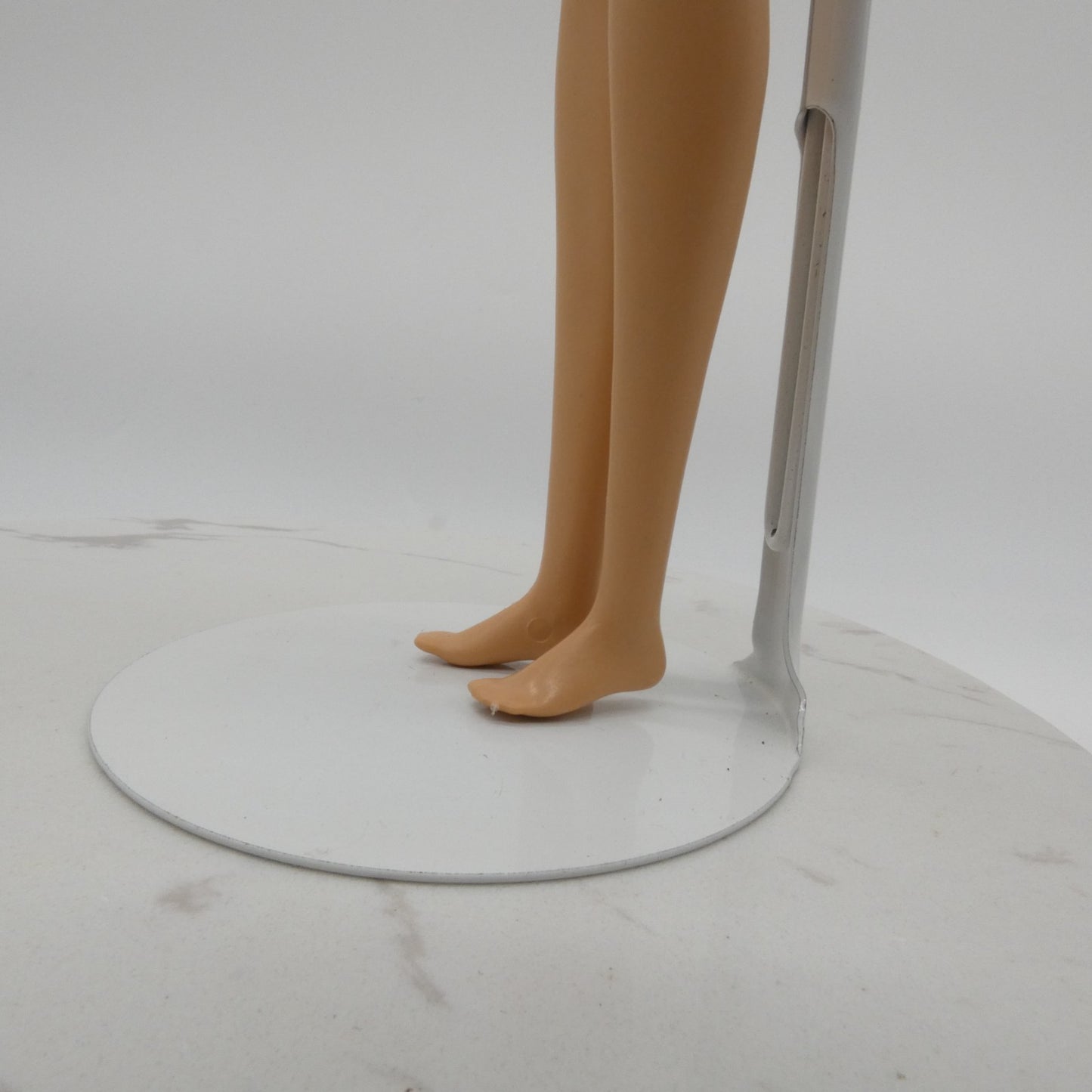 Barbie Lost Birthday Fashionistas Doll Body Straight Arms 2021 Mattel GTM82