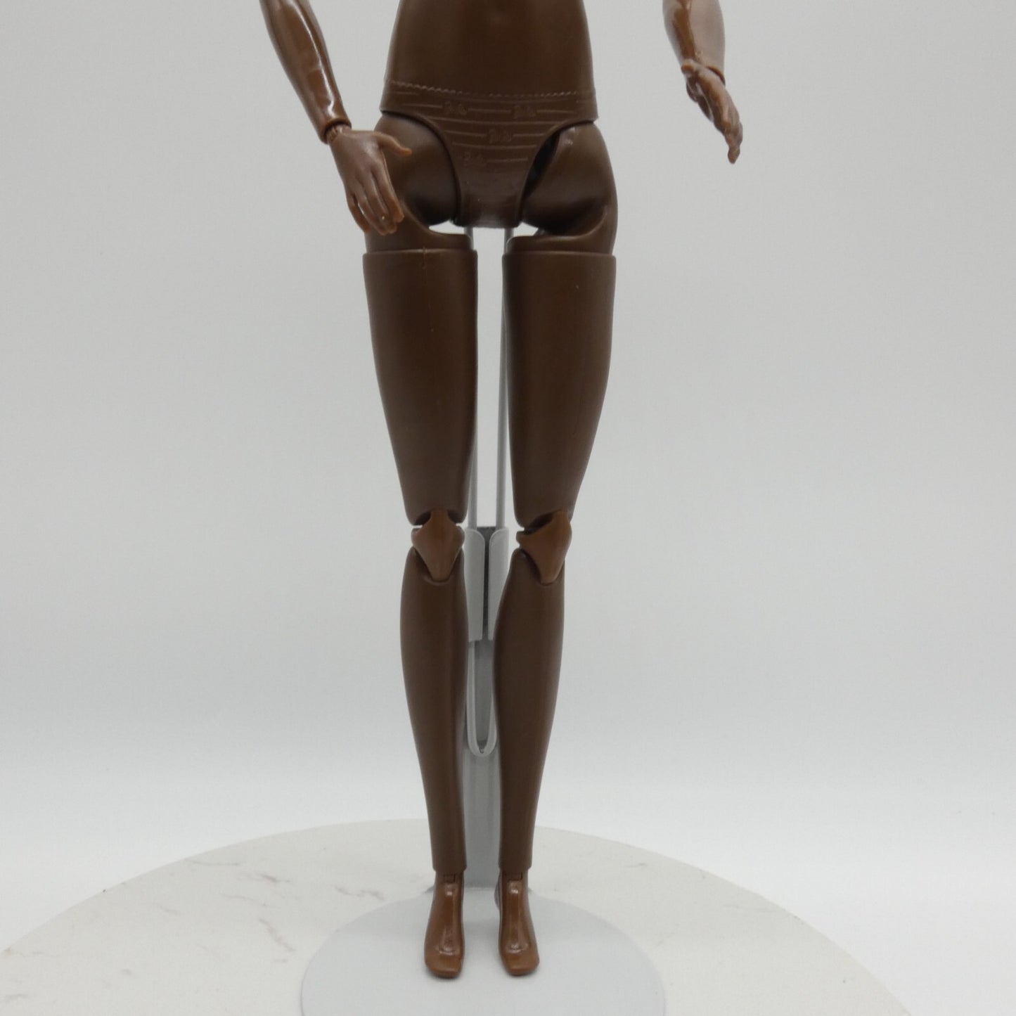 Barbie Made To Move Tall Articulated Doll Body AA Dark Skin Basics 03 2025 JBH75