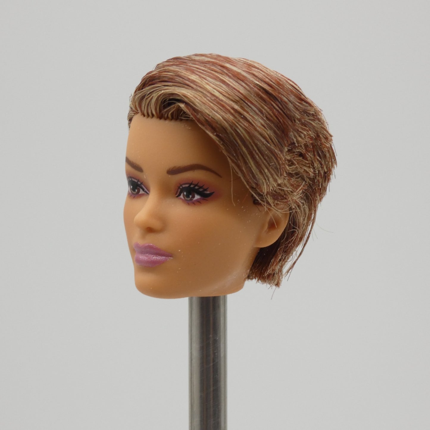 Barbie Victoria Face Doll Head Looks 22 Medium Light Skin Short Hair HRM14 2024