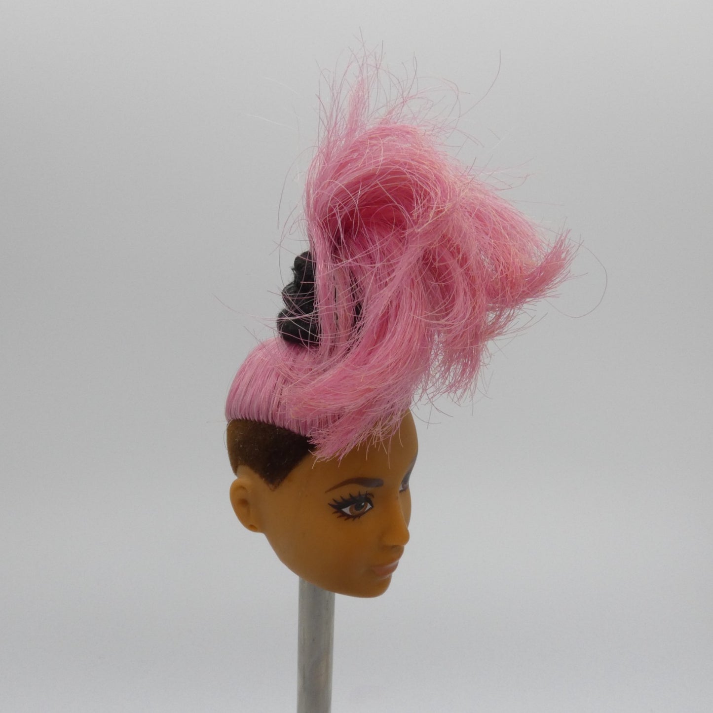 Barbie Fashionistas 095 Doll Head Goddess Face Pink Hair Brown Tan 2018 FJF55