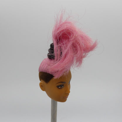 Barbie Fashionistas 095 Doll Head Goddess Face Pink Hair Brown Tan 2018 FJF55