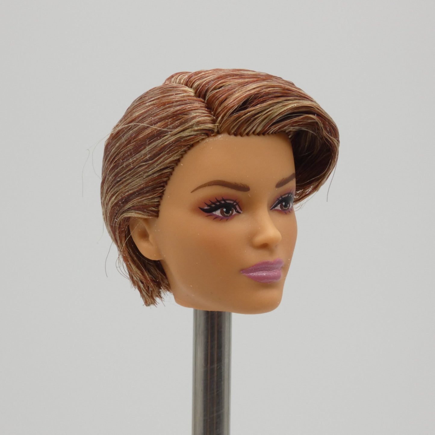 Barbie Victoria Face Doll Head Looks 22 Medium Light Skin Short Hair HRM14 2024