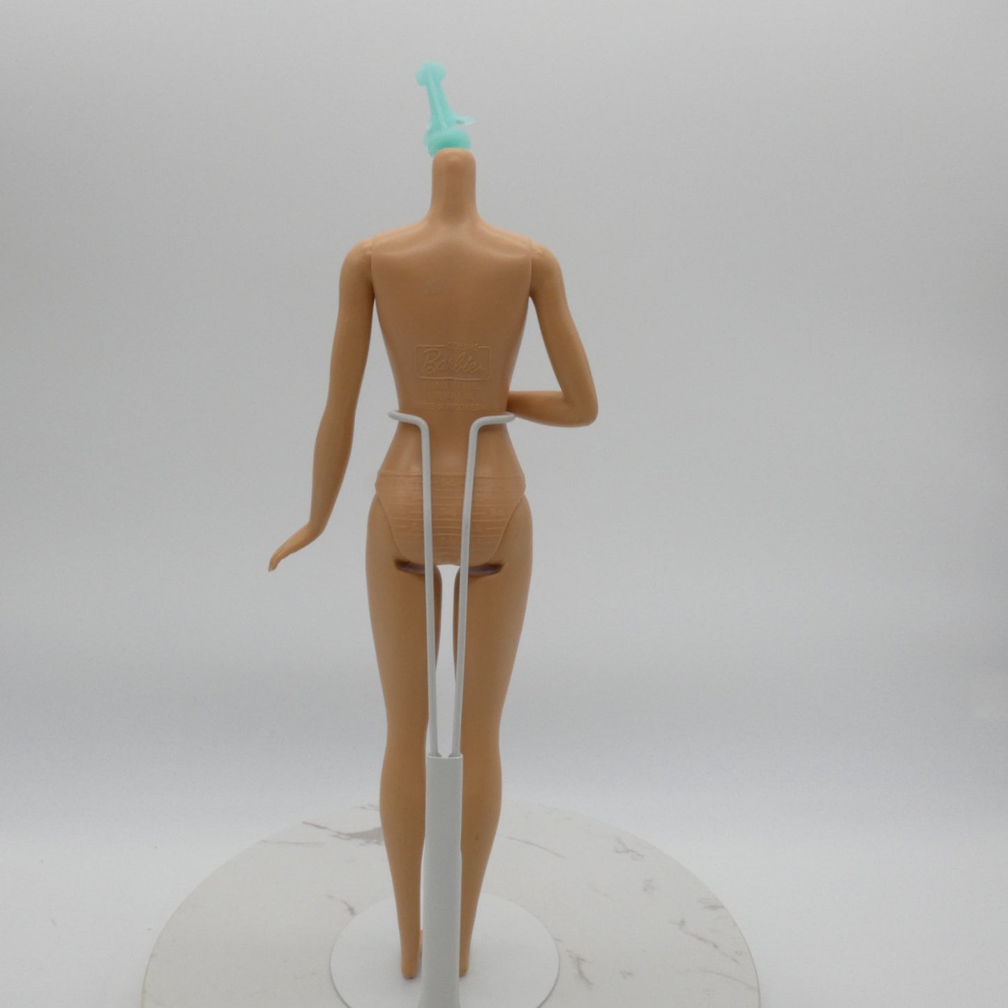 Barbie Doll Fashionistas Body Bent Right Arm Flat Feet Travel Malibu 2022 HJY18