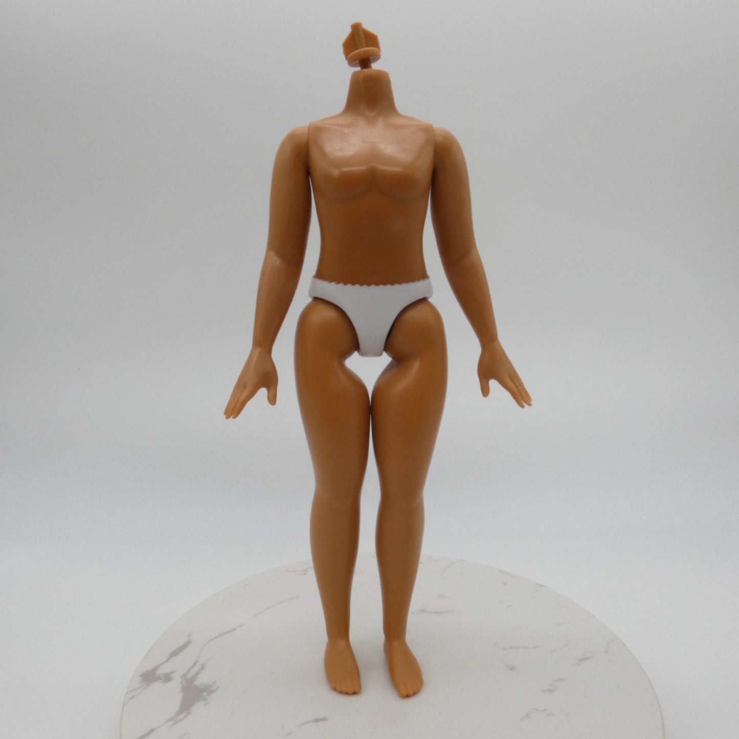 Disney Encanto Mirabel Madrigal Doll Body Latina Brown Skin Curvy Jakks Pacific