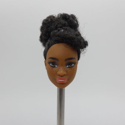 Barbie Fashionistas 185 Doll Head Mbili Face AA Dark Skin Freckles 2022 HBV17