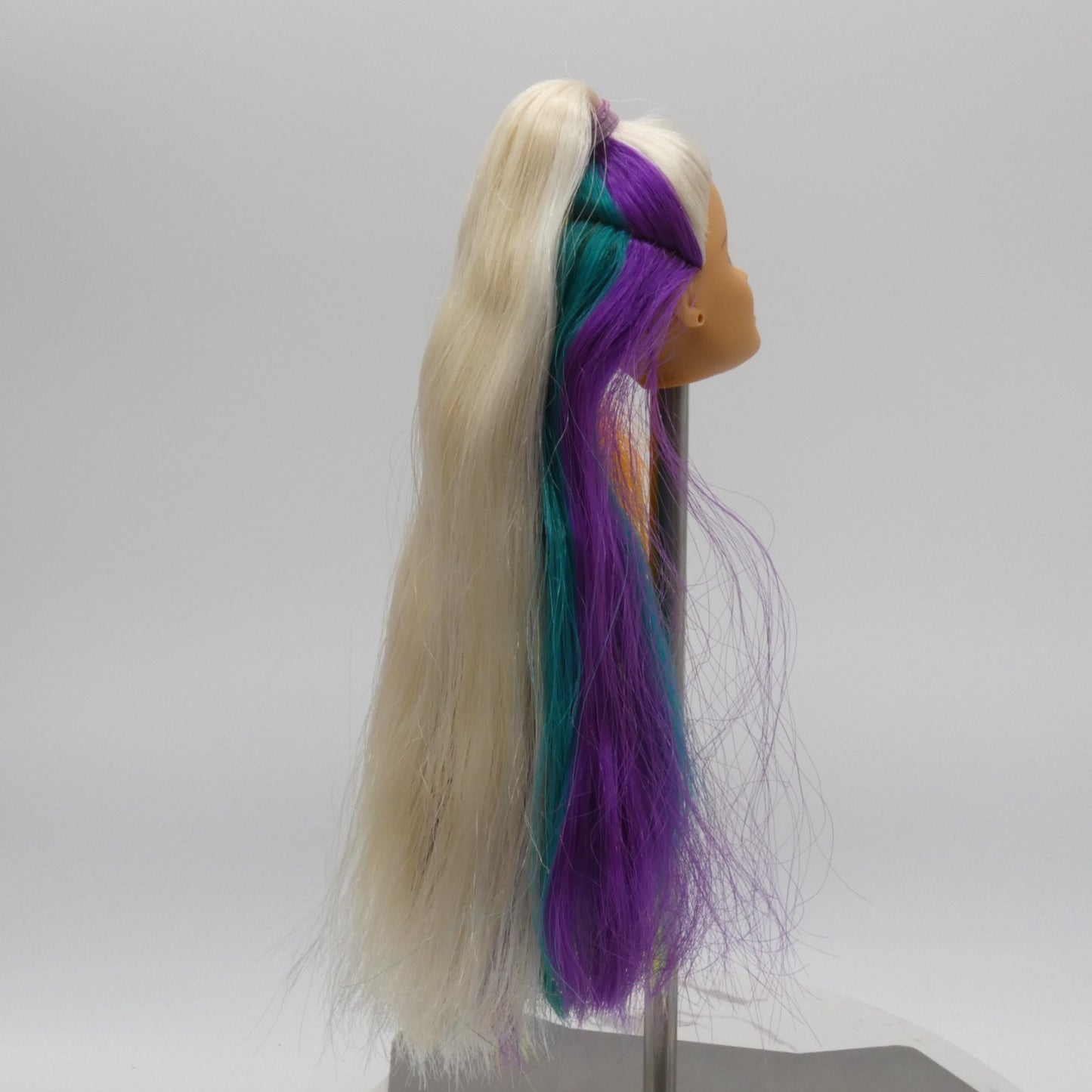 Barbie Rainbow Sparkle Hair Doll Medium Light Neutra Skin 2018 Mattel FXN96