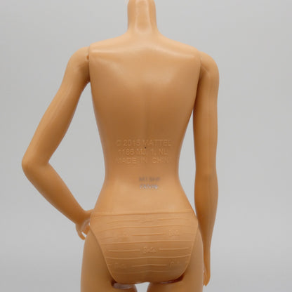 Barbie Doll Fashionistas Body Medium Light Neutra Skin 2018 Mattel FXN96