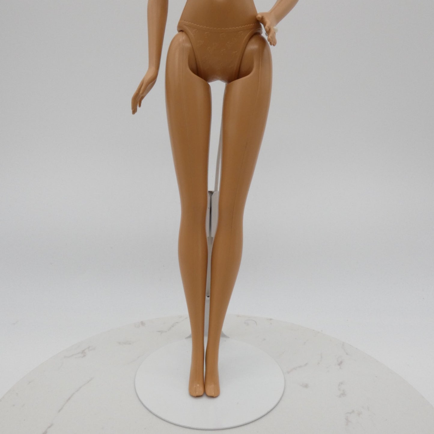 Barbie Doll Original Fashionistas Body With White Ring on Left Hand Mattel 2010s