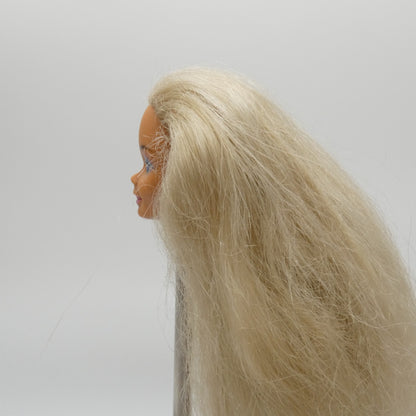 Barbie Doll Head Superstar Face Blonde Wavy Straight Hair Medium Light Skin 90s