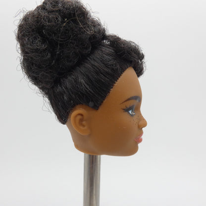 Barbie Fashionistas 185 Doll Head Mbili Face AA Dark Skin Freckles 2022 HBV17